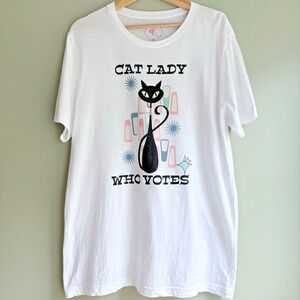 Cat Lady Who Votes Graphic Novelty T-shirt Size Large Retro Mid Century Modern
